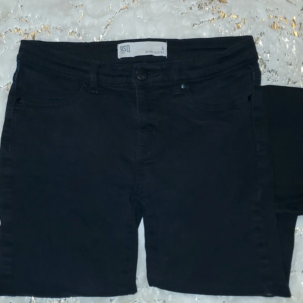 Jeans - Picture 1 of 2